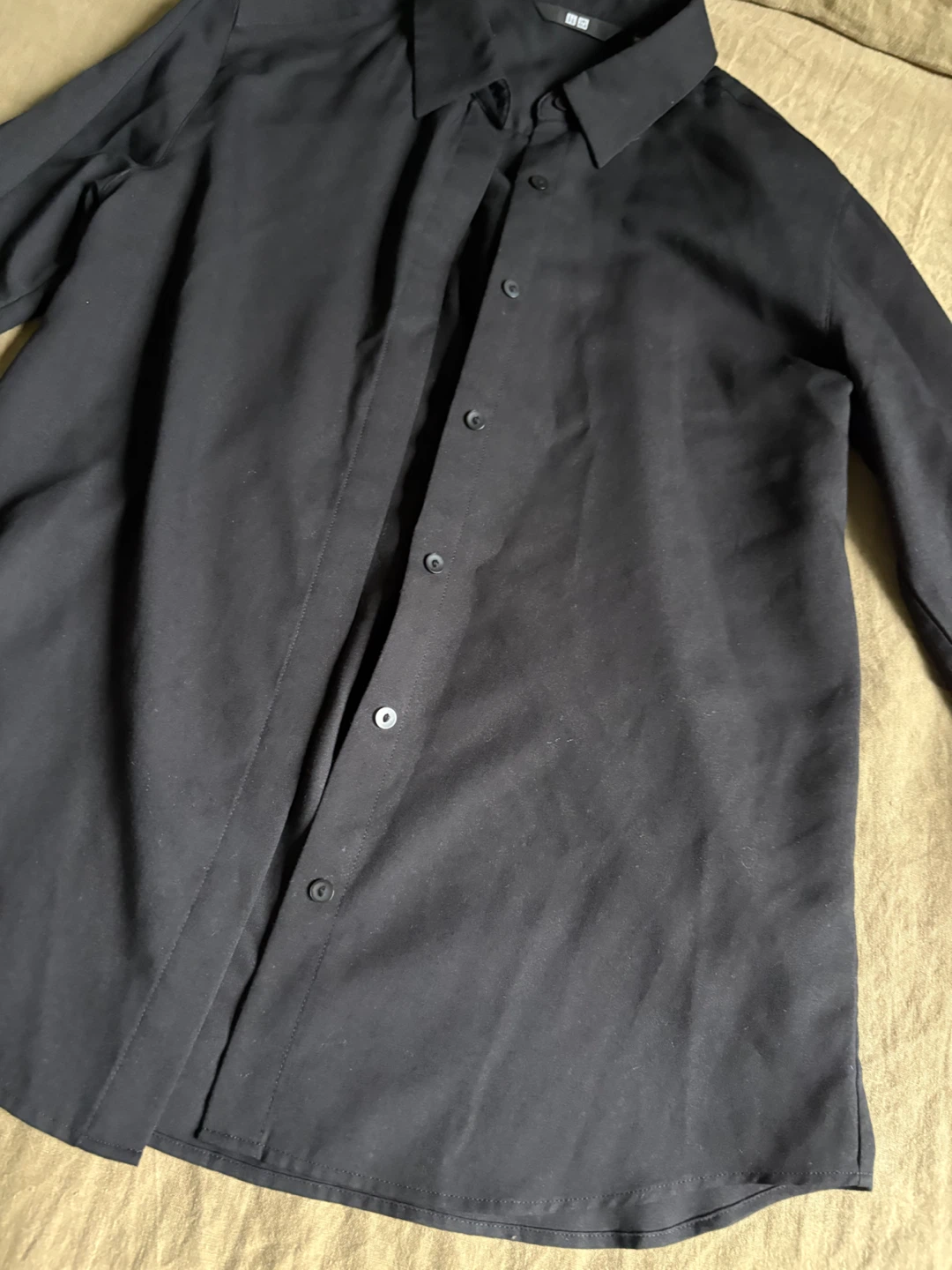 UNIQLO Black Long-Sleeve Button-Up Shirt - photo 2