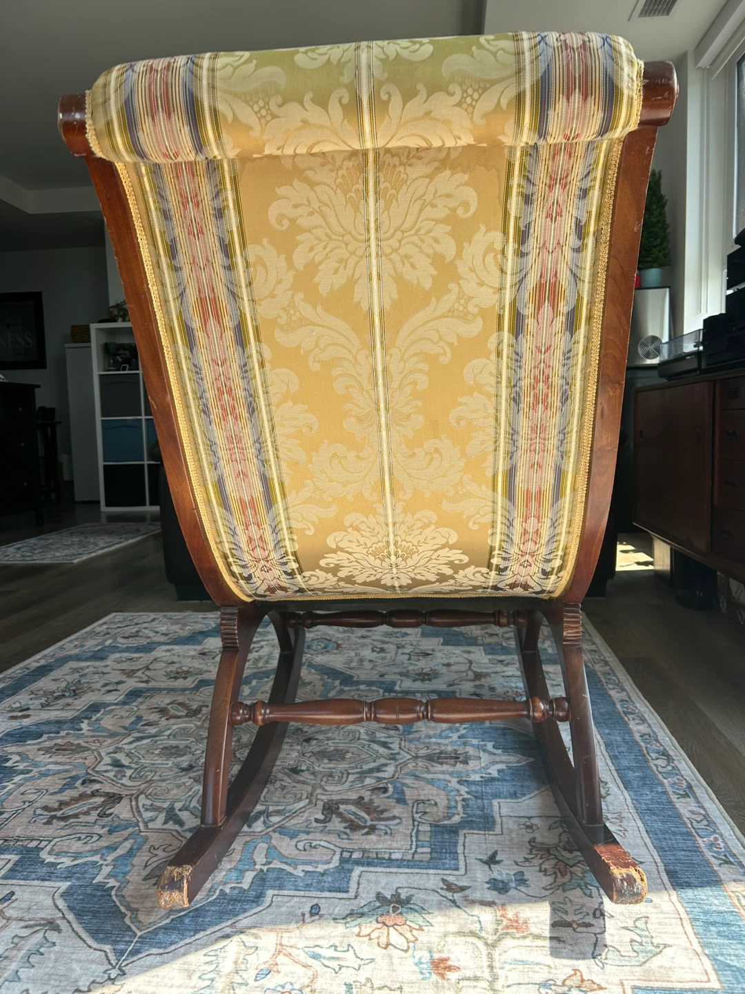 Vintage Wooden Rocking Chair - photo 2