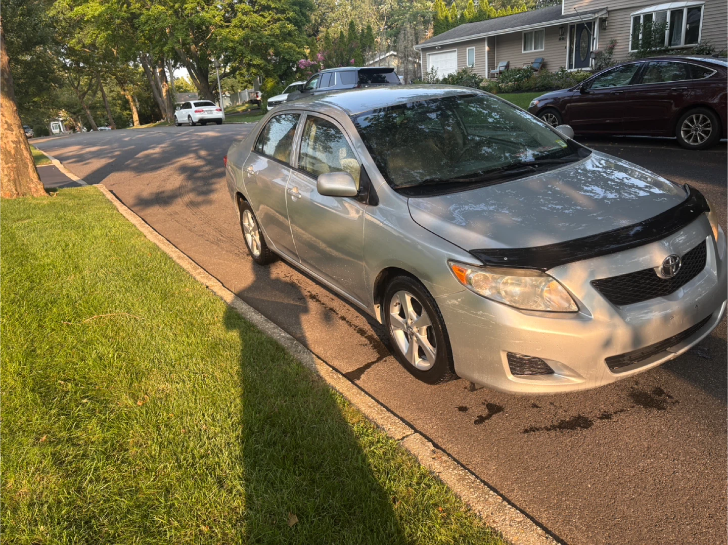 Silver Toyota Corolla Sedan - photo 2