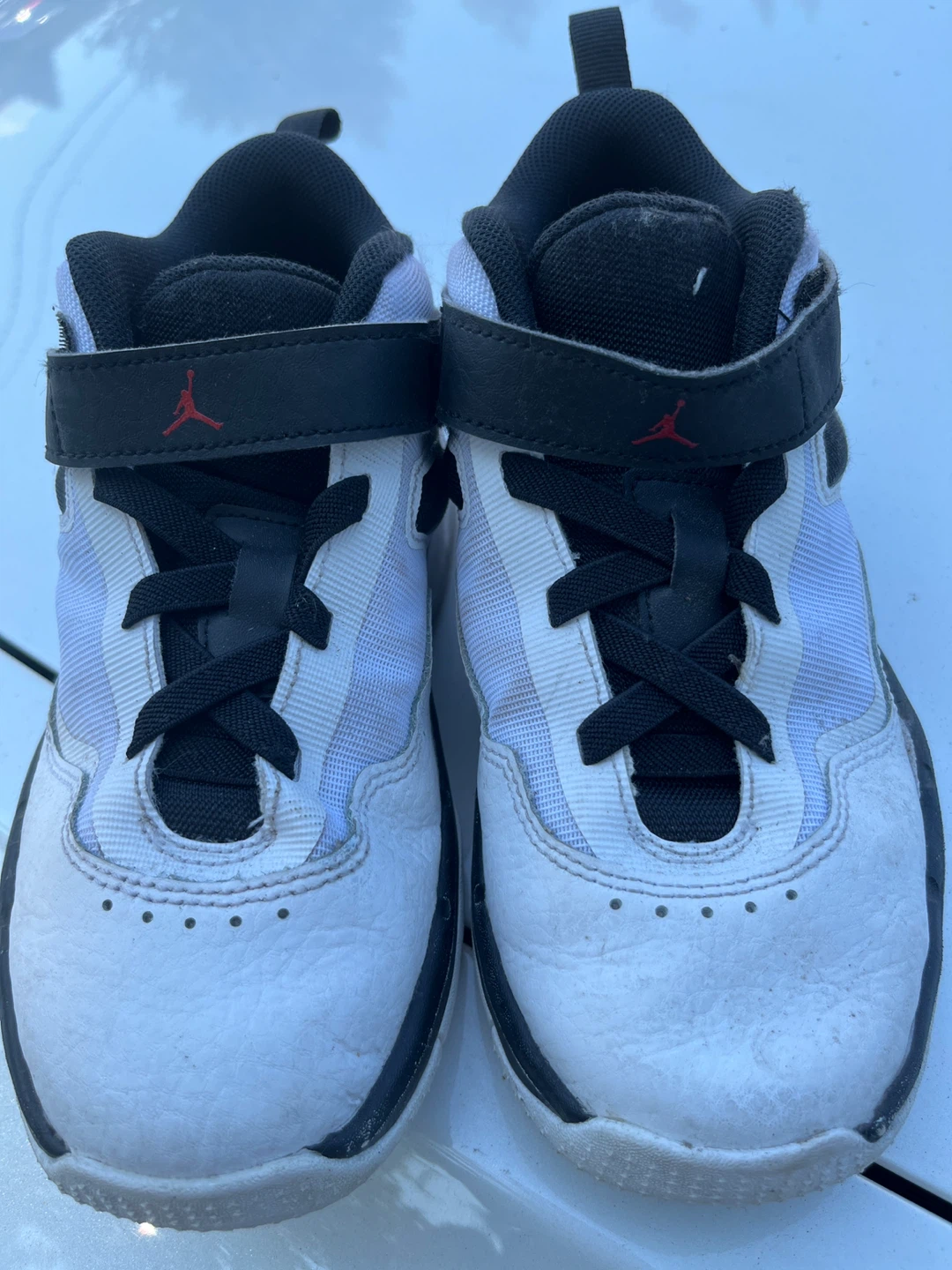 Jordan Sneakers - White/Black - Size 3Y - photo 2