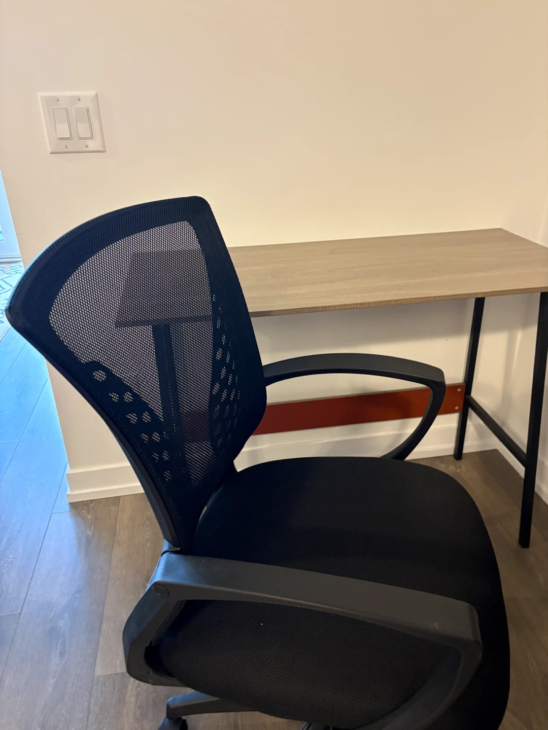 Work Desk and Black Chair - photo 3