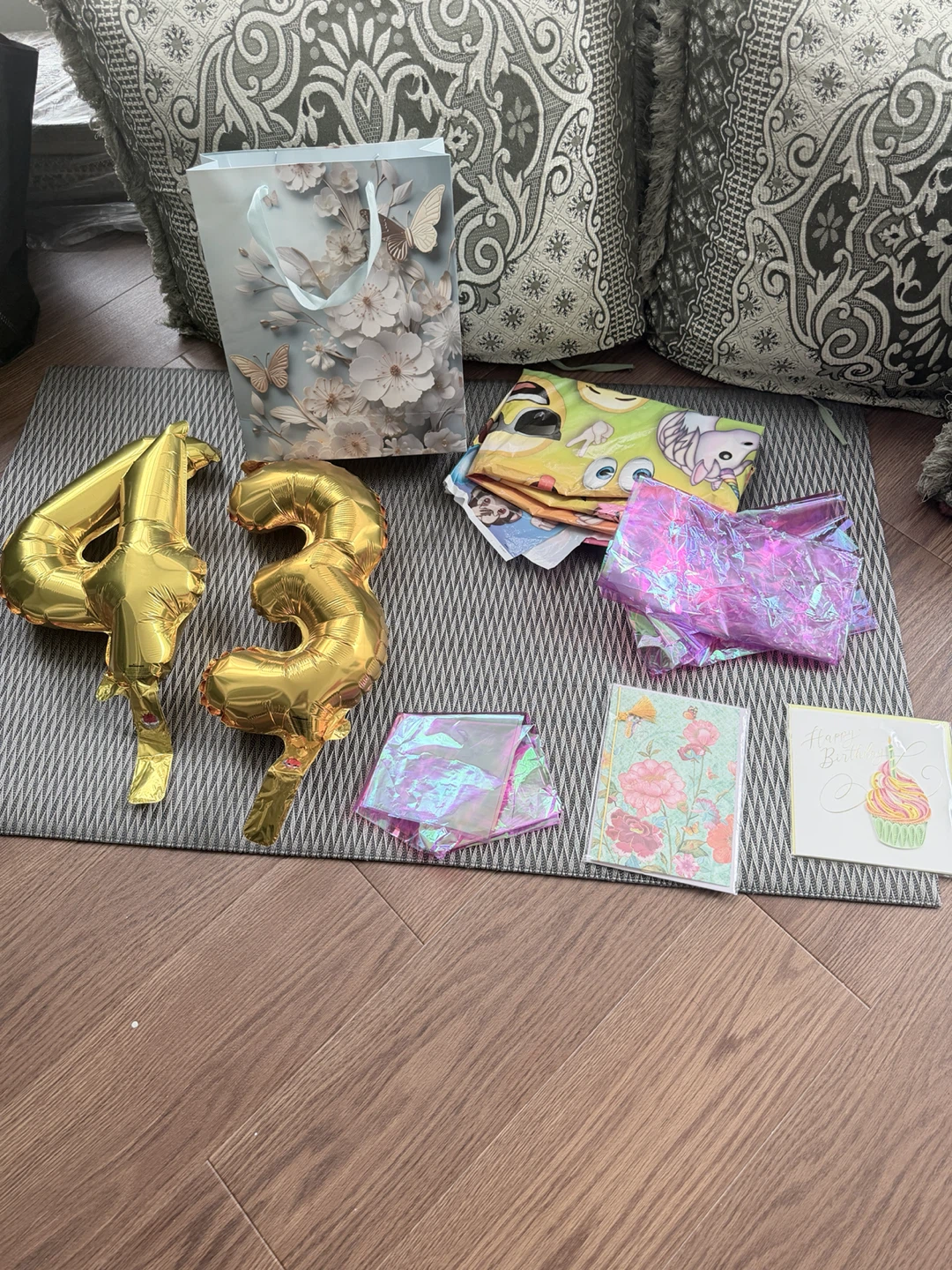 Bday bundle: gold balloons, gift bag, tissue paper, 2 cards