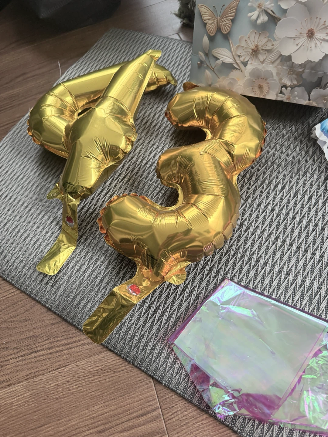 Bday bundle: gold balloons, gift bag, tissue paper, 2 cards - photo 2
