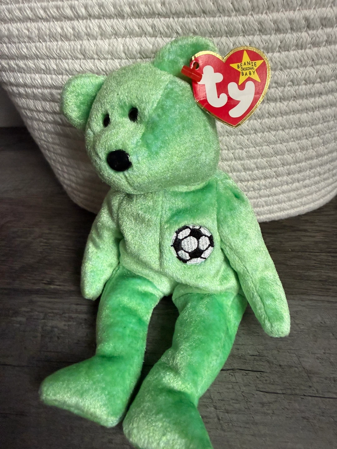 Ty Beanie Baby Kicks the bear