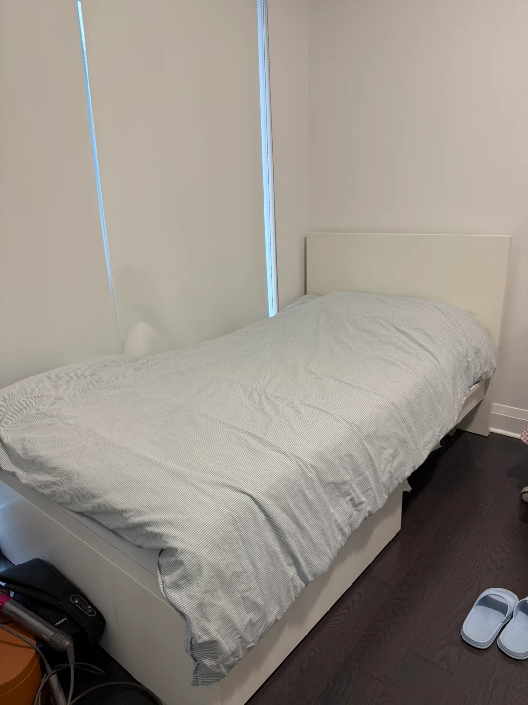 IKEA MALM Twin bed frame with a storage box - photo 3