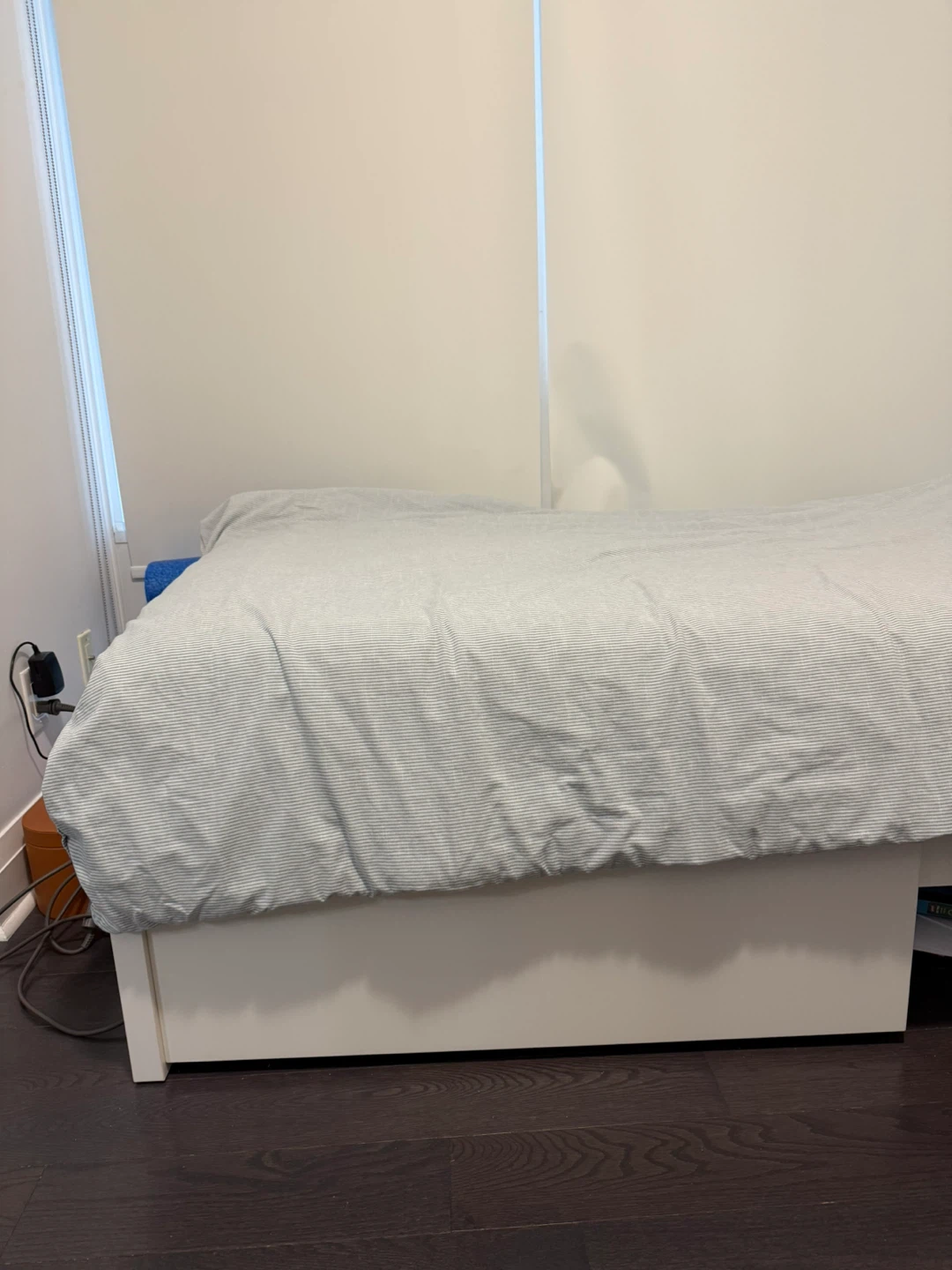 IKEA MALM Twin bed frame with a storage box - photo 4