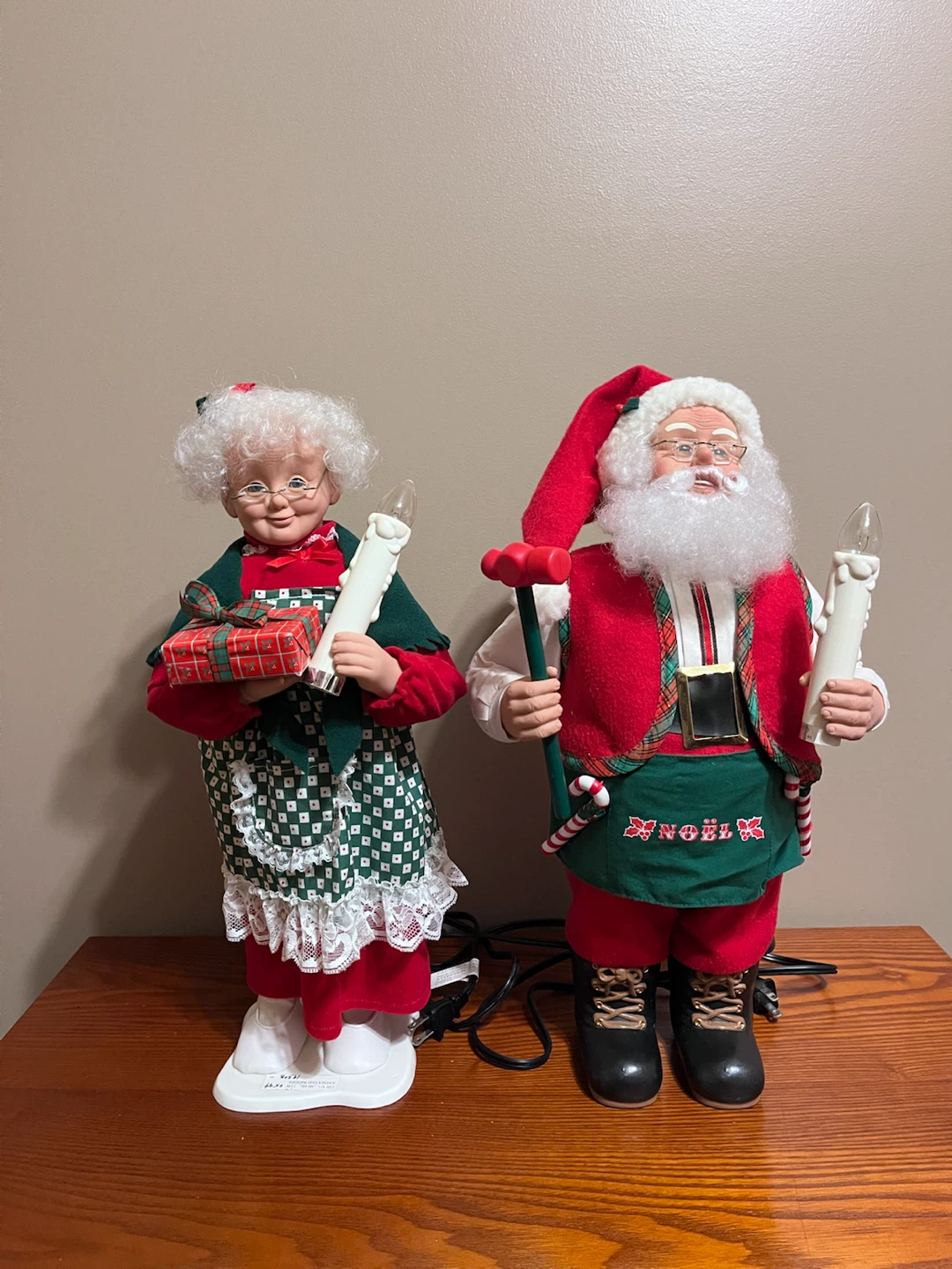 VINTAGE (1994) SANTA & MRS. CLAUS ELECTRIC FIGURINES