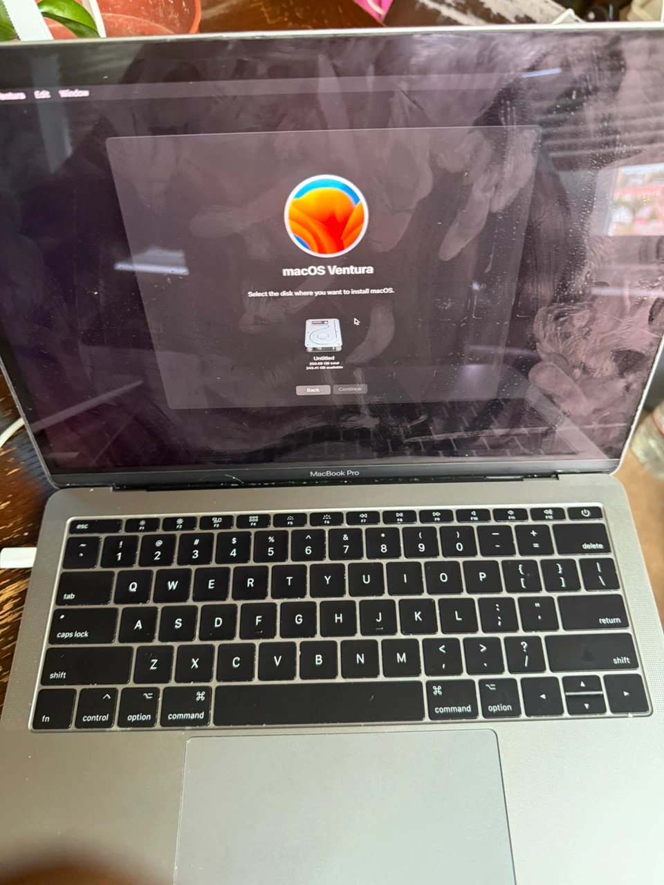 MacBook Pro 2017 256 gb of storage - photo 2