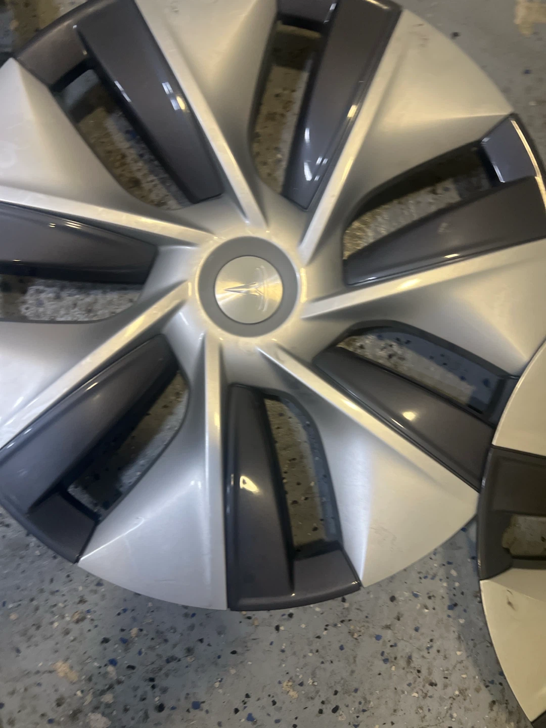 Set of 4 Tesla Model Y Hubcaps - photo 3