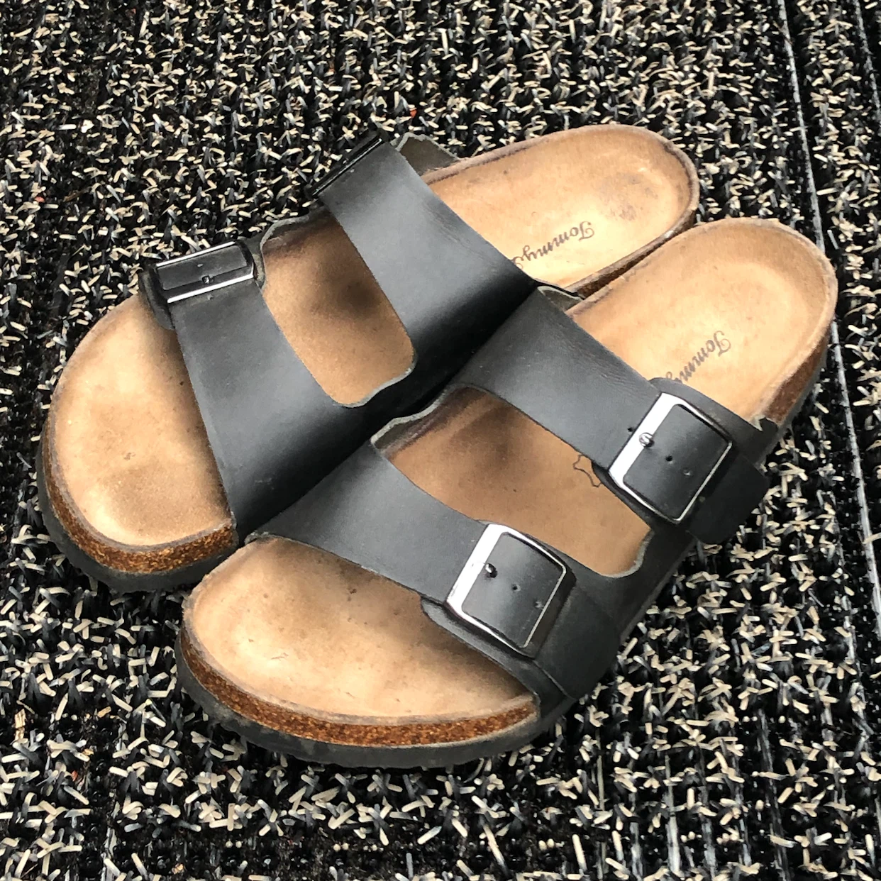 Tommy Bahama Black Leather Sandals Size 10