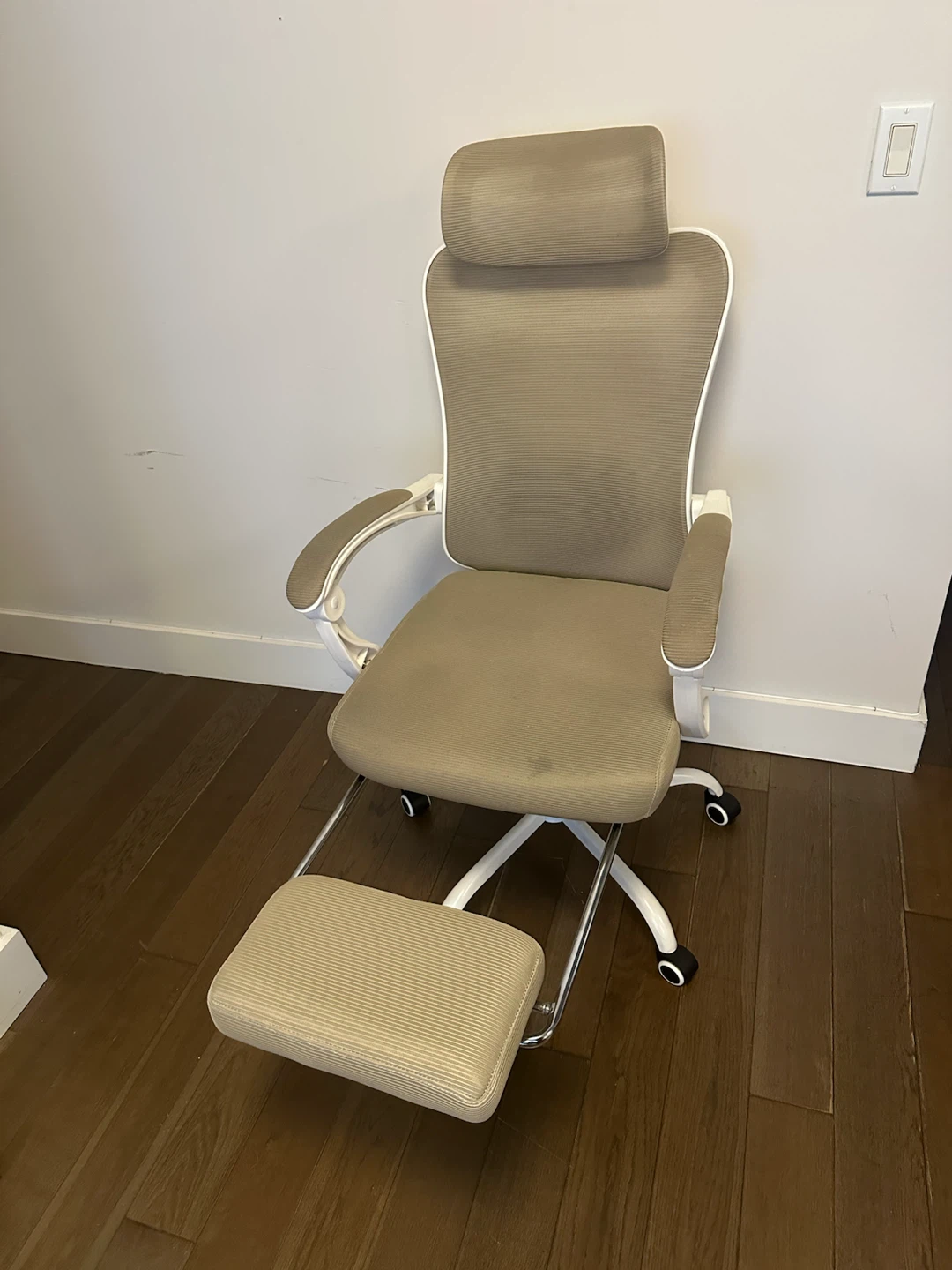 Office Chair with Footrest - photo 2