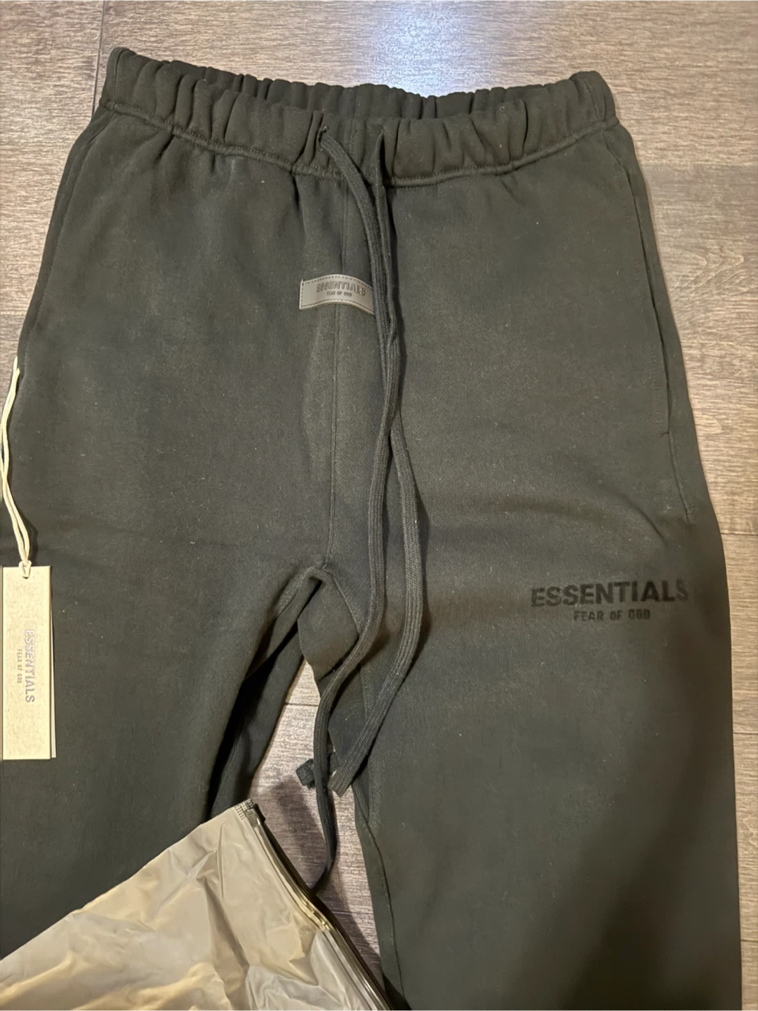 ESSENTIALS Fear of God Black Sweatpants - photo 2