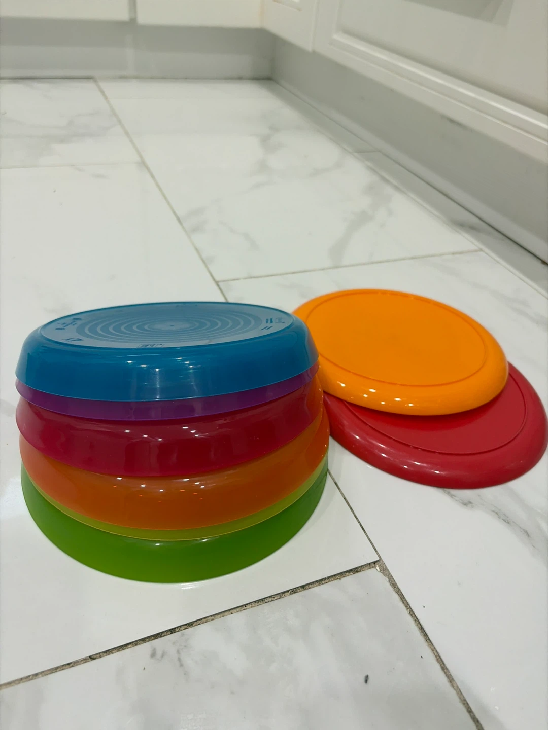 Set of 6 plus 2 colourful plates
