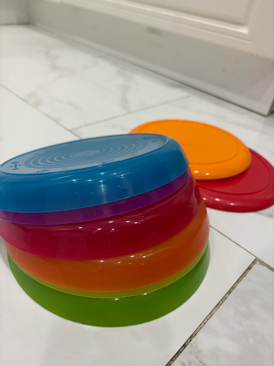 Set of 6 plus 2 colourful plates - photo 2