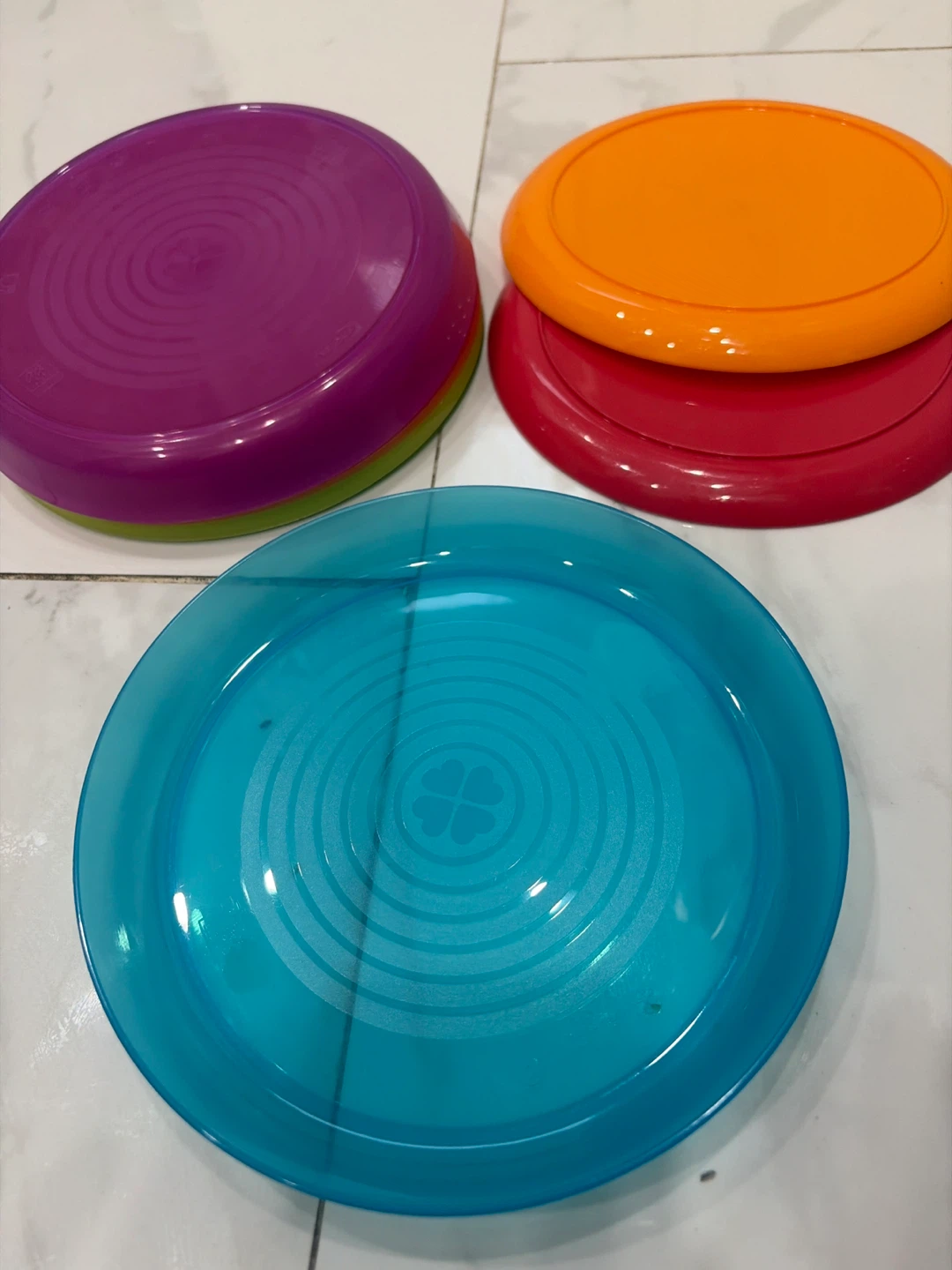 Set of 6 plus 2 colourful plates - photo 4