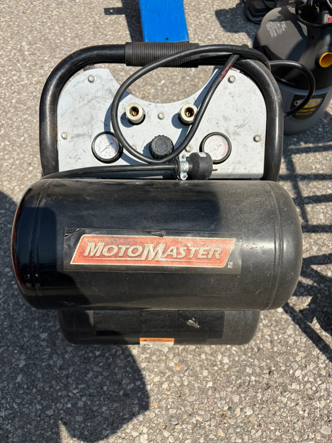 MotoMaster Air Compressor - photo 2