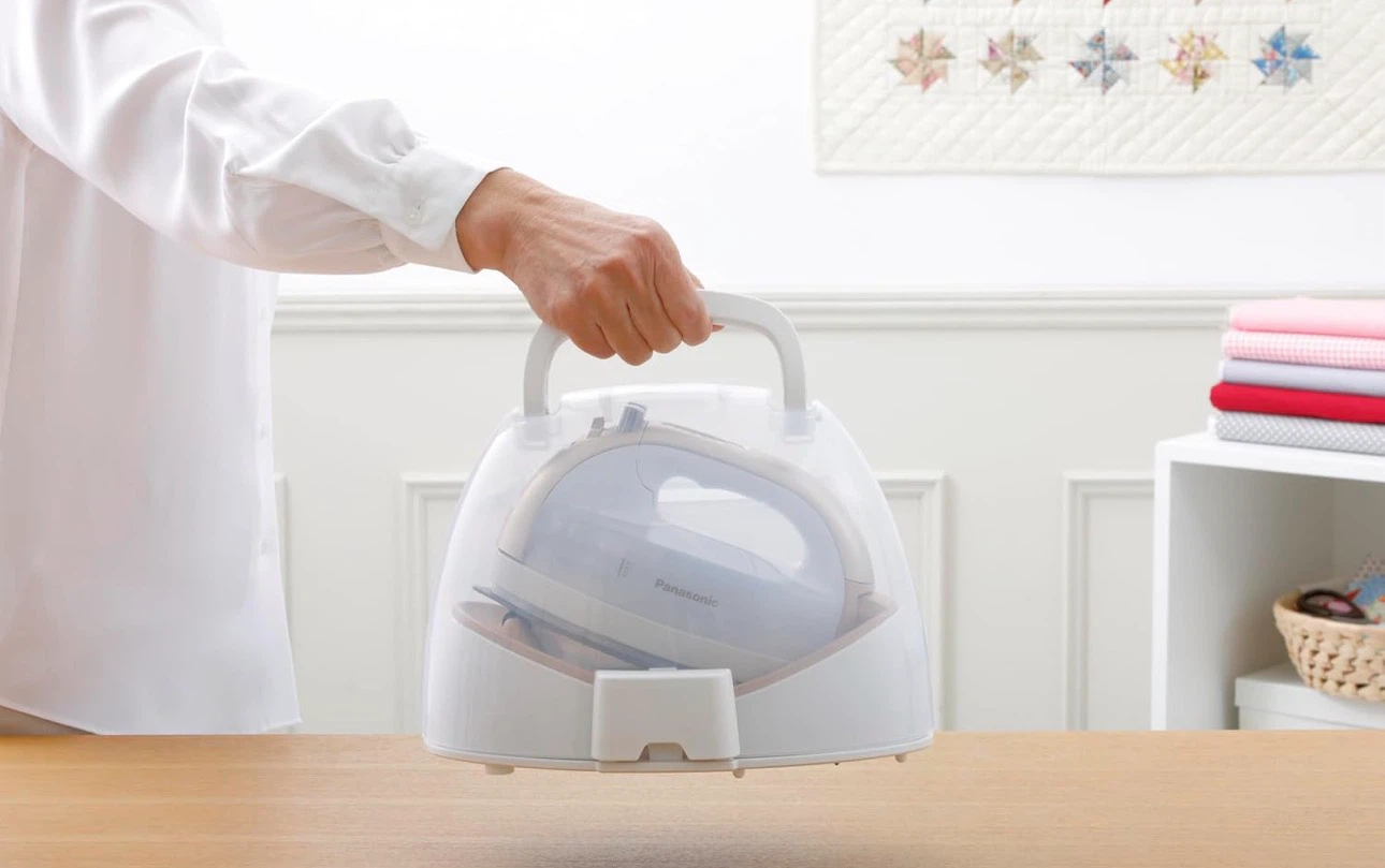 (READ FIRST) Panasonic NI‑QL2000N Cordless Ceramic Quilting Iron - photo 3