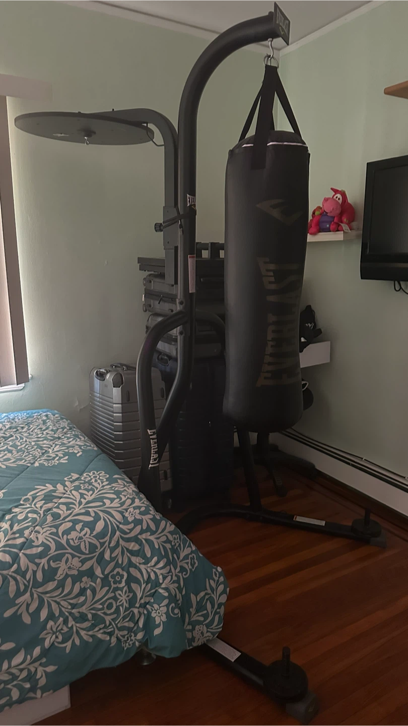 Everlast Punching Bag and Stand - photo 5