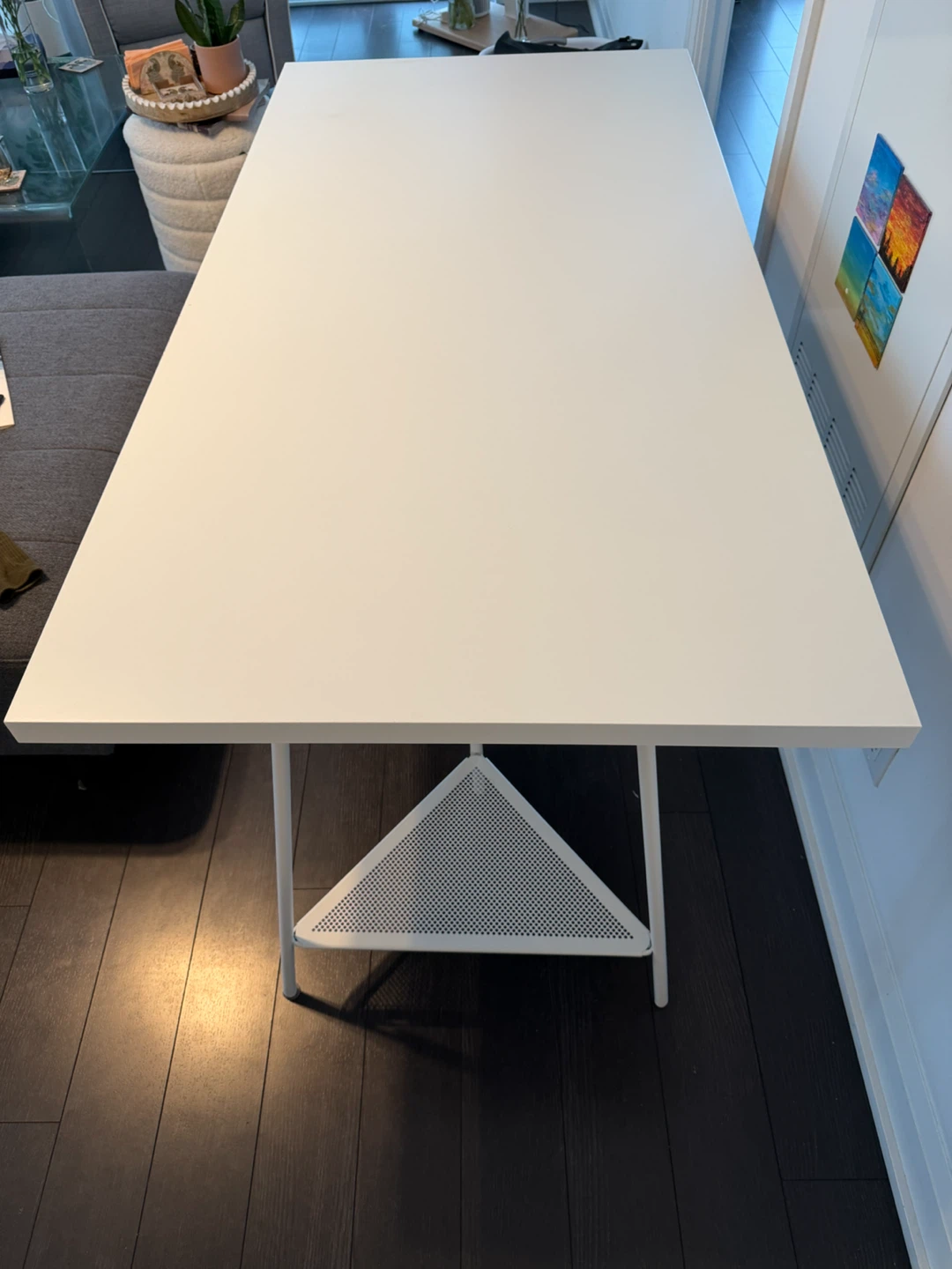White desk with storage shelf - photo 2