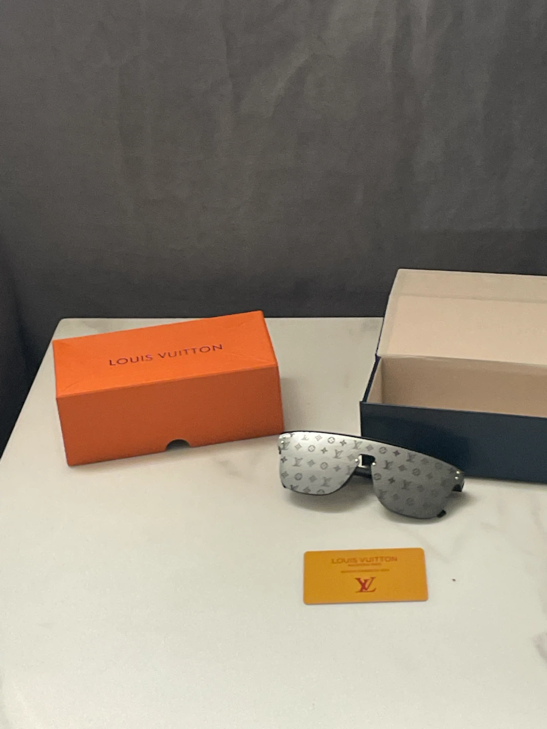Louis Vuitton Sunglasses - photo 2