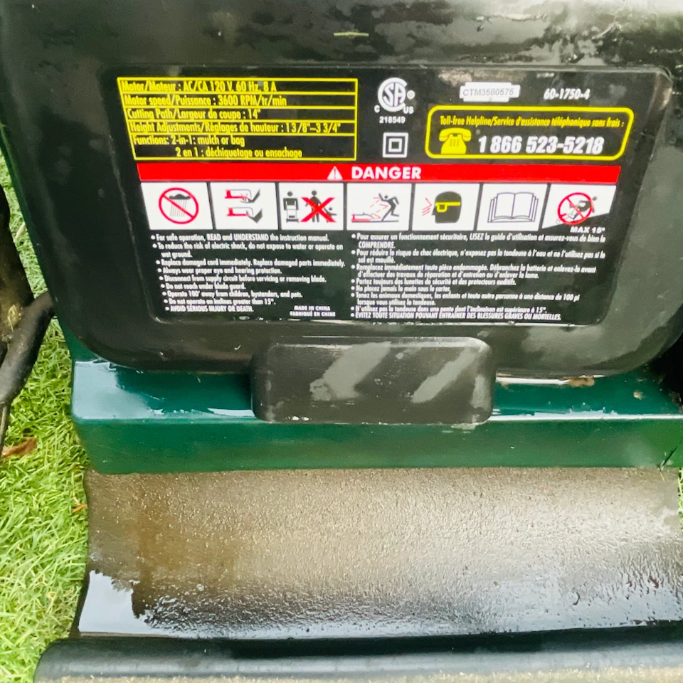 Excellent condition Yardworks Electric Lawn Mower 14" 8A - photo 5