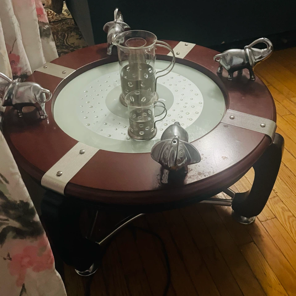 Round Coffee Table with Elephant Decor - photo 4