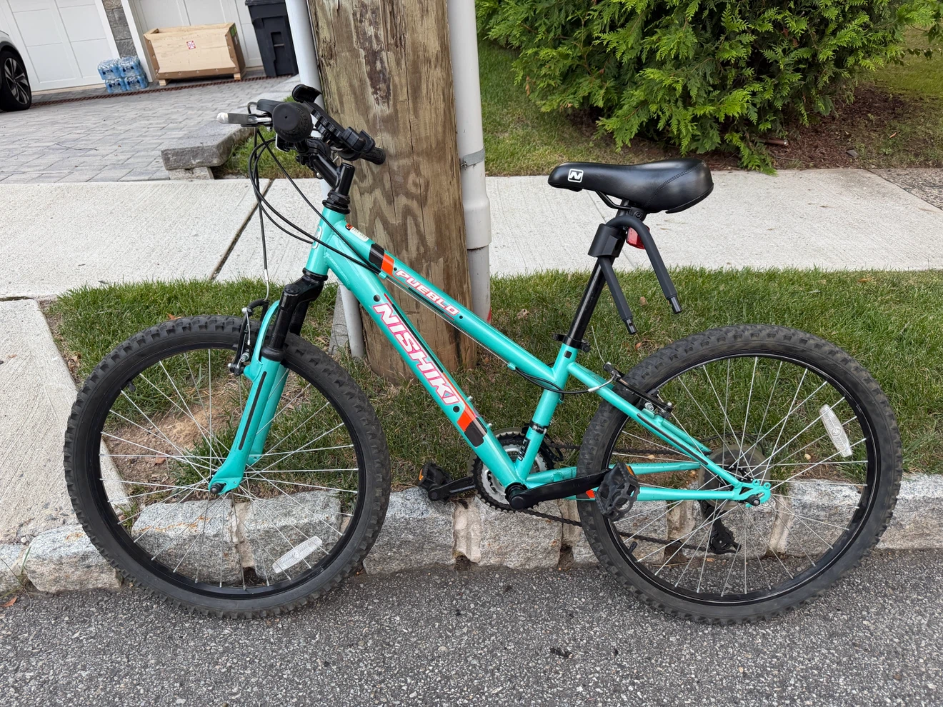 Nishiki Pueblo Teal Mountain Bike 24 inch