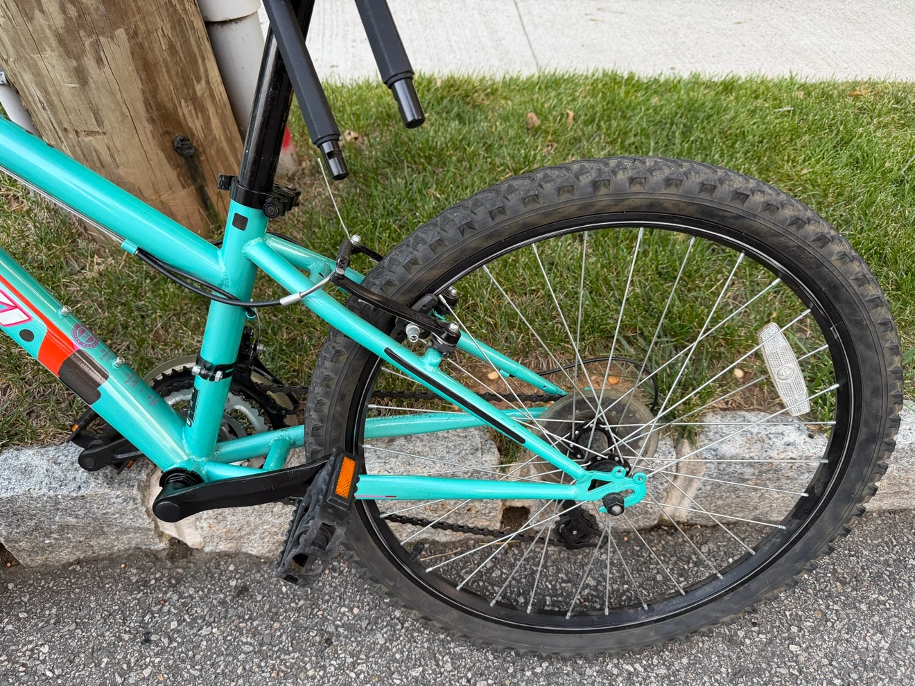 Nishiki Pueblo Teal Mountain Bike 24 inch - photo 3