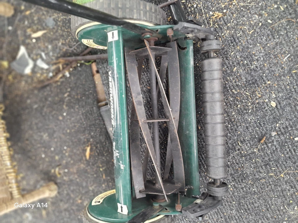 YARDWORKS Reel Mower 14"