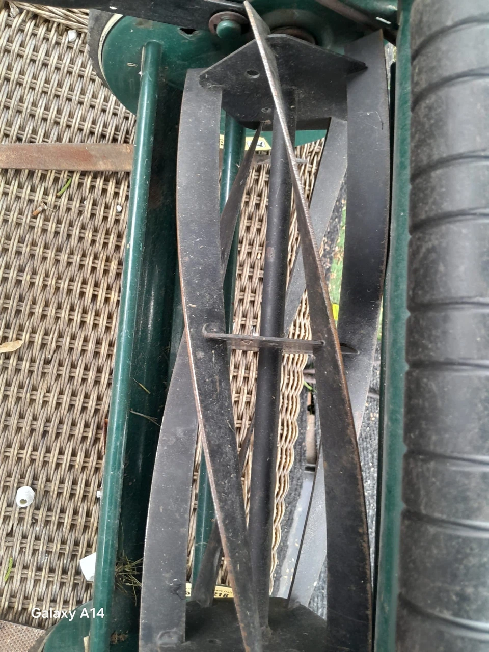 YARDWORKS Reel Mower 14" - photo 2