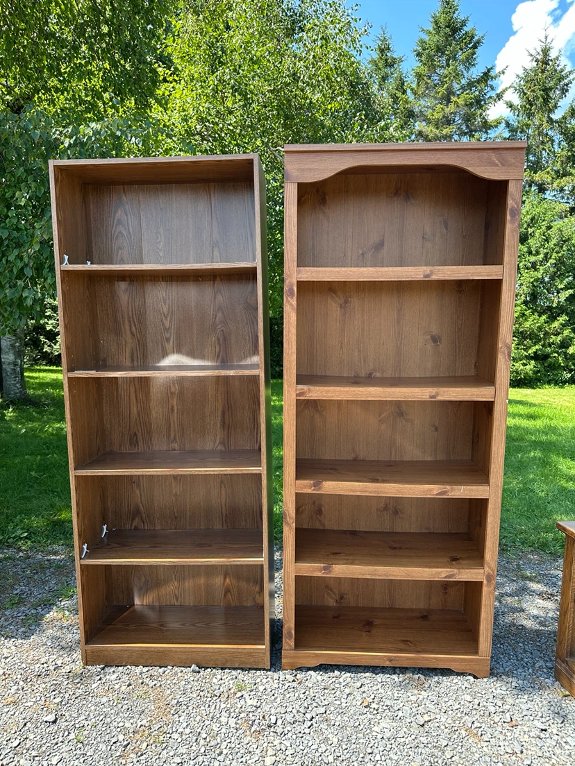 Pair of Vintage Sauder Oak Finish Bookcases (CAN DELIVER) - photo 3