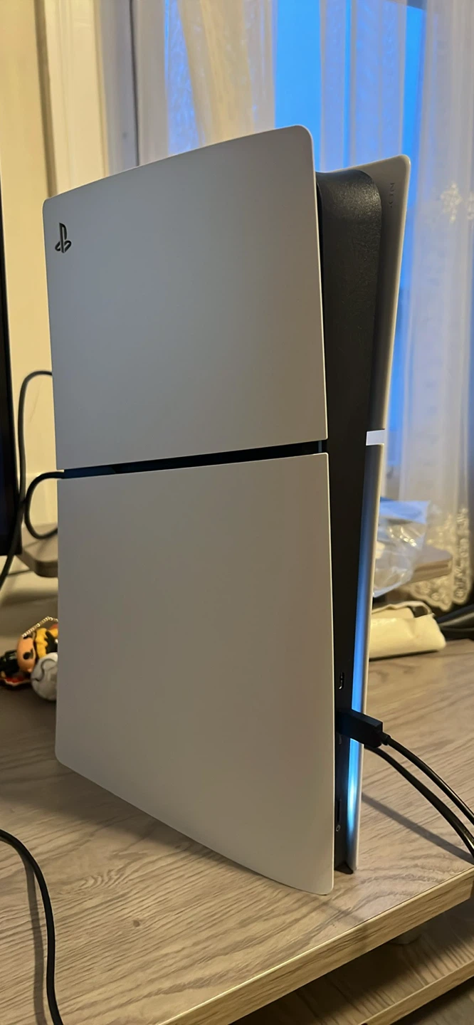 PlayStation 5 slim with 3 games - photo 3
