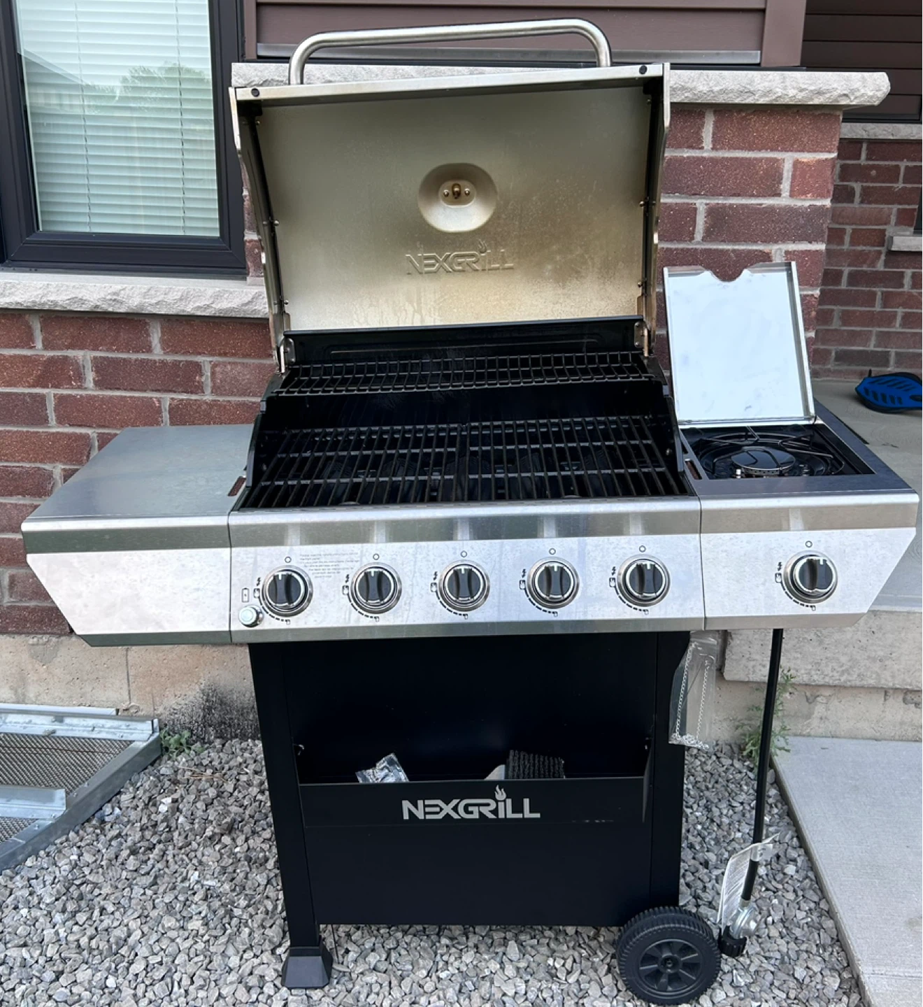 Nexgrill Propane BBQ with Side Burner - photo 2
