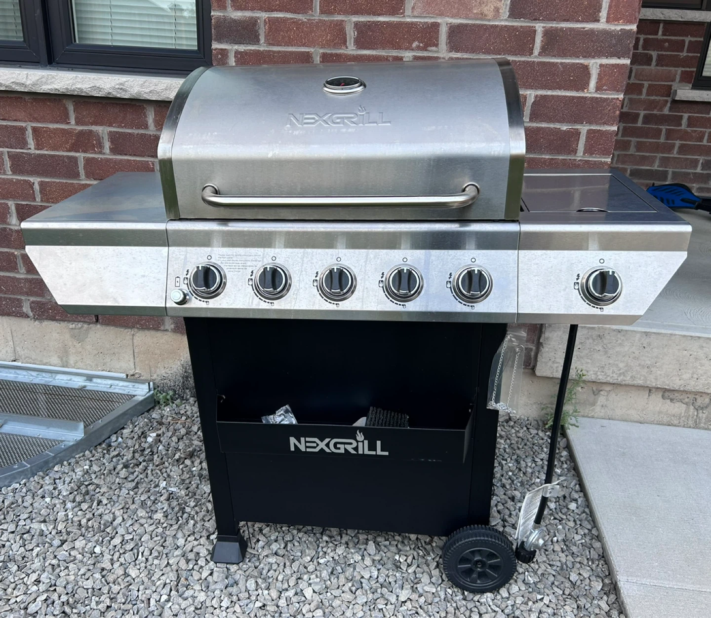 Nexgrill Propane BBQ with Side Burner