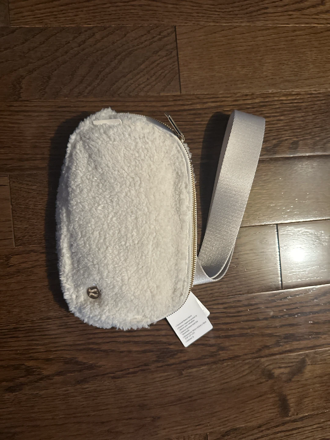 Lululemon Everywhere Belt Bag - White Sherpa