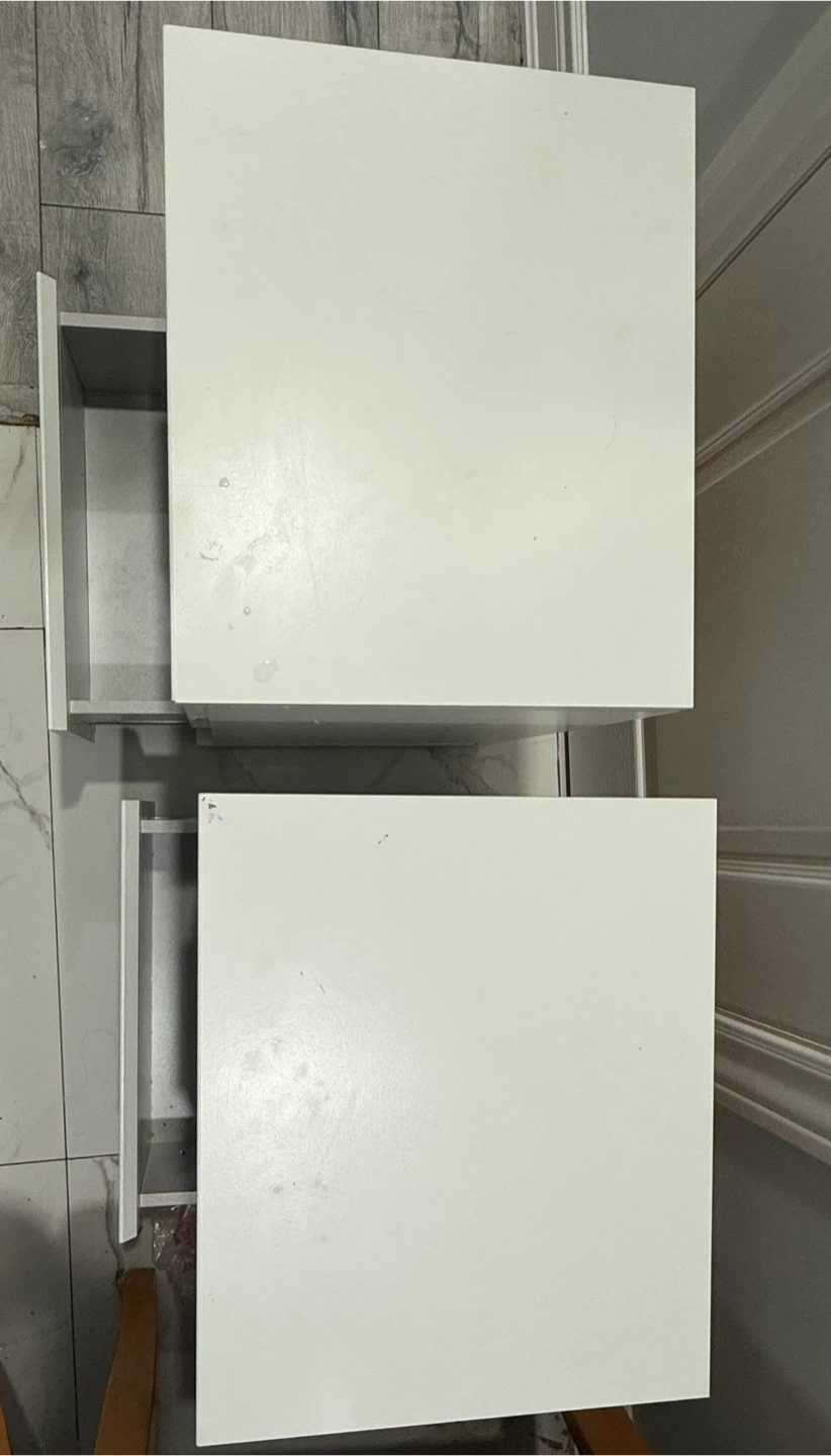 Set of 2 White Modern 2-Drawer Nightstands - photo 4