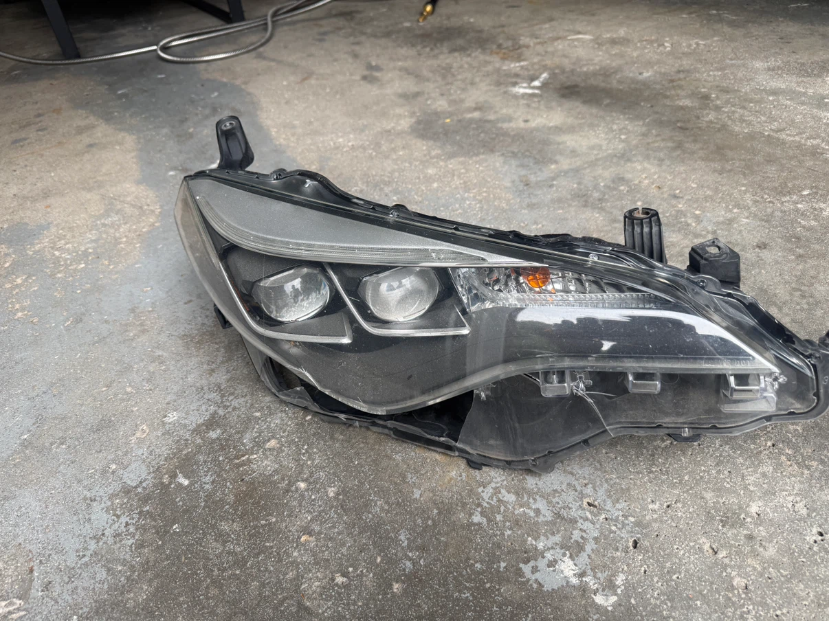 Car Headlight Assembly fro Toyota corolla se 2019 - photo 2