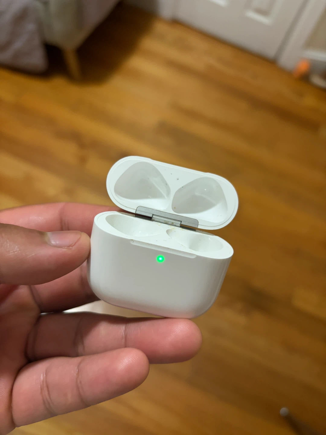 Apple AirPods Pro Charging Case 2 generation