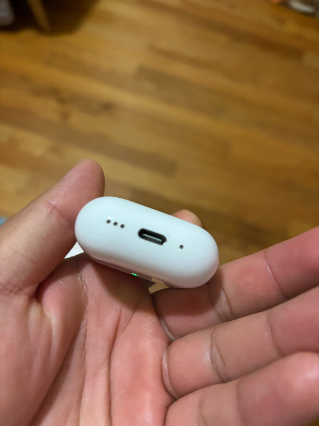 Apple AirPods Pro Charging Case 2 generation - photo 3