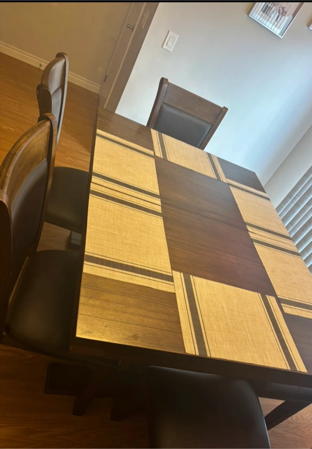 Dinning table with 6 chairs