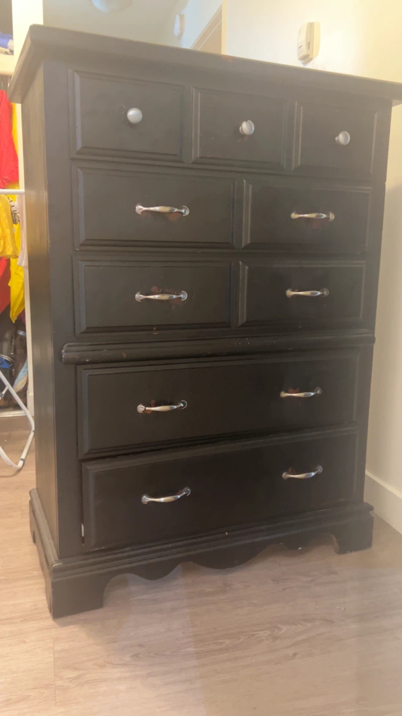 Black 7-Drawer Dresser