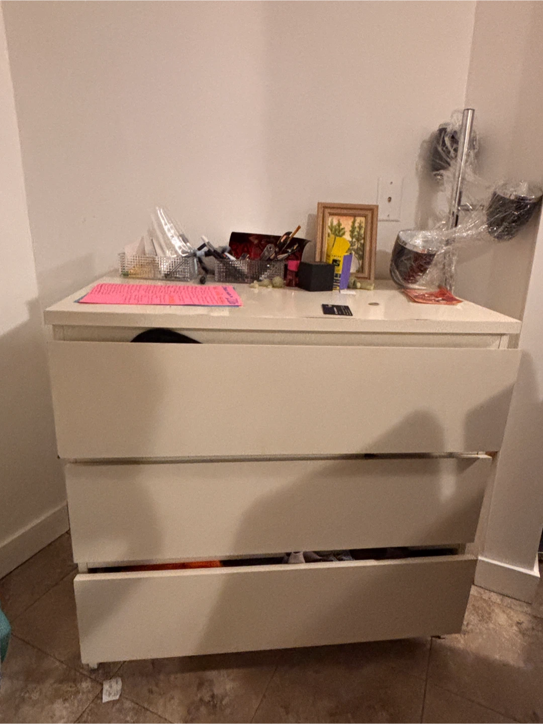 3-drawer dresser