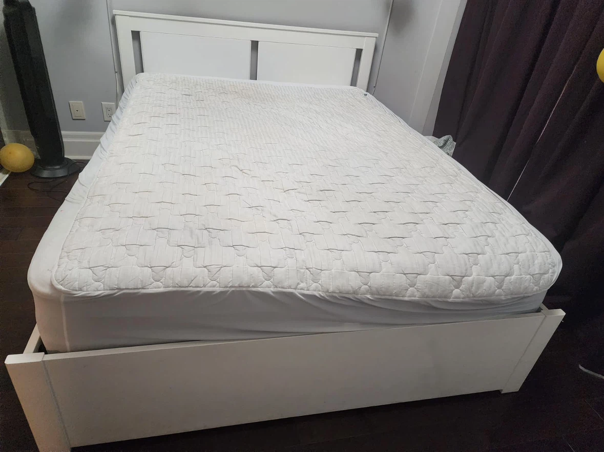 IKEA Queen Bed and Sealy Super Luxury White Queen Size Mattress
