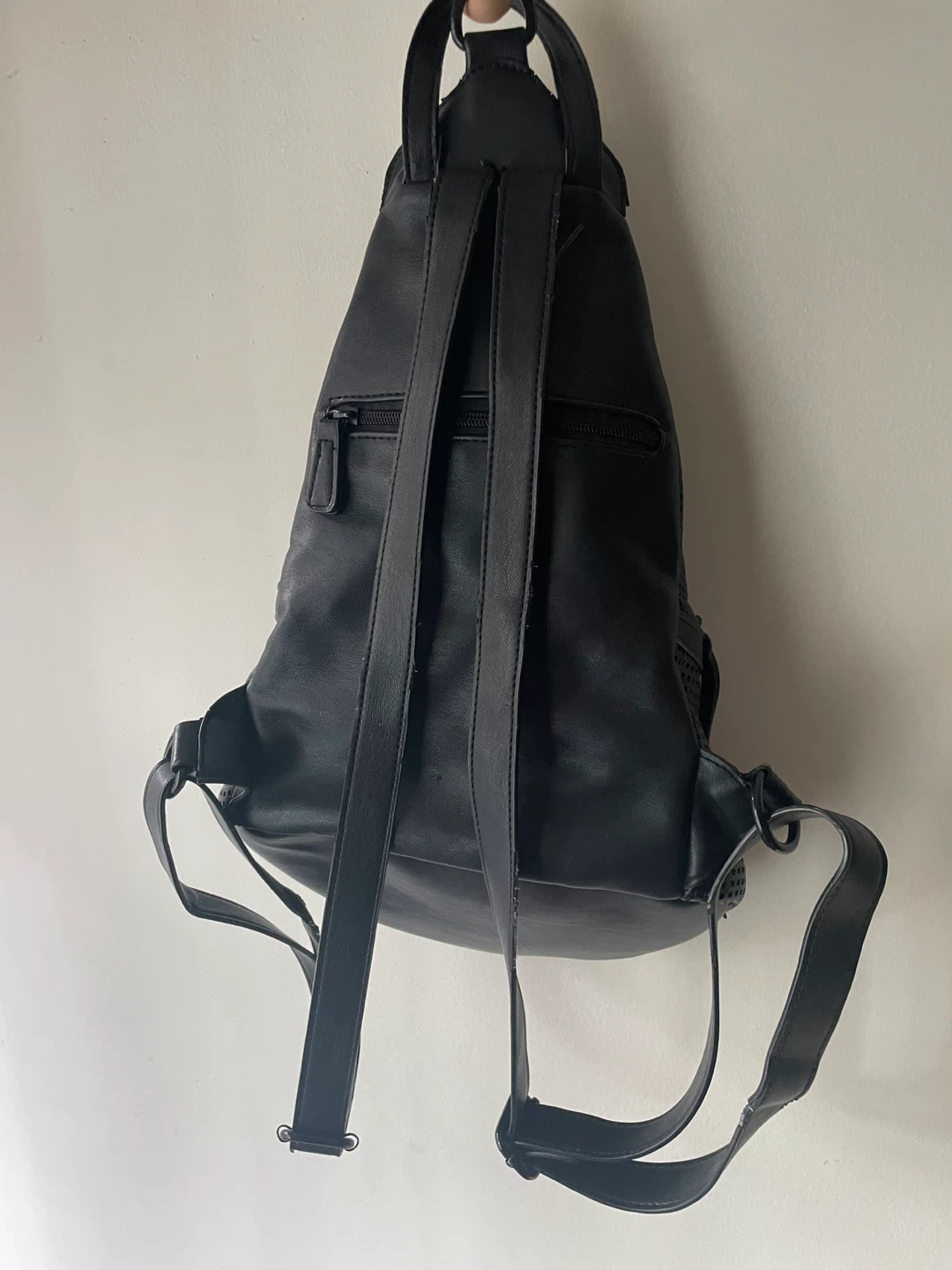 Kate & Alex Cuffaro Black Perforated Sling Backpack - photo 2