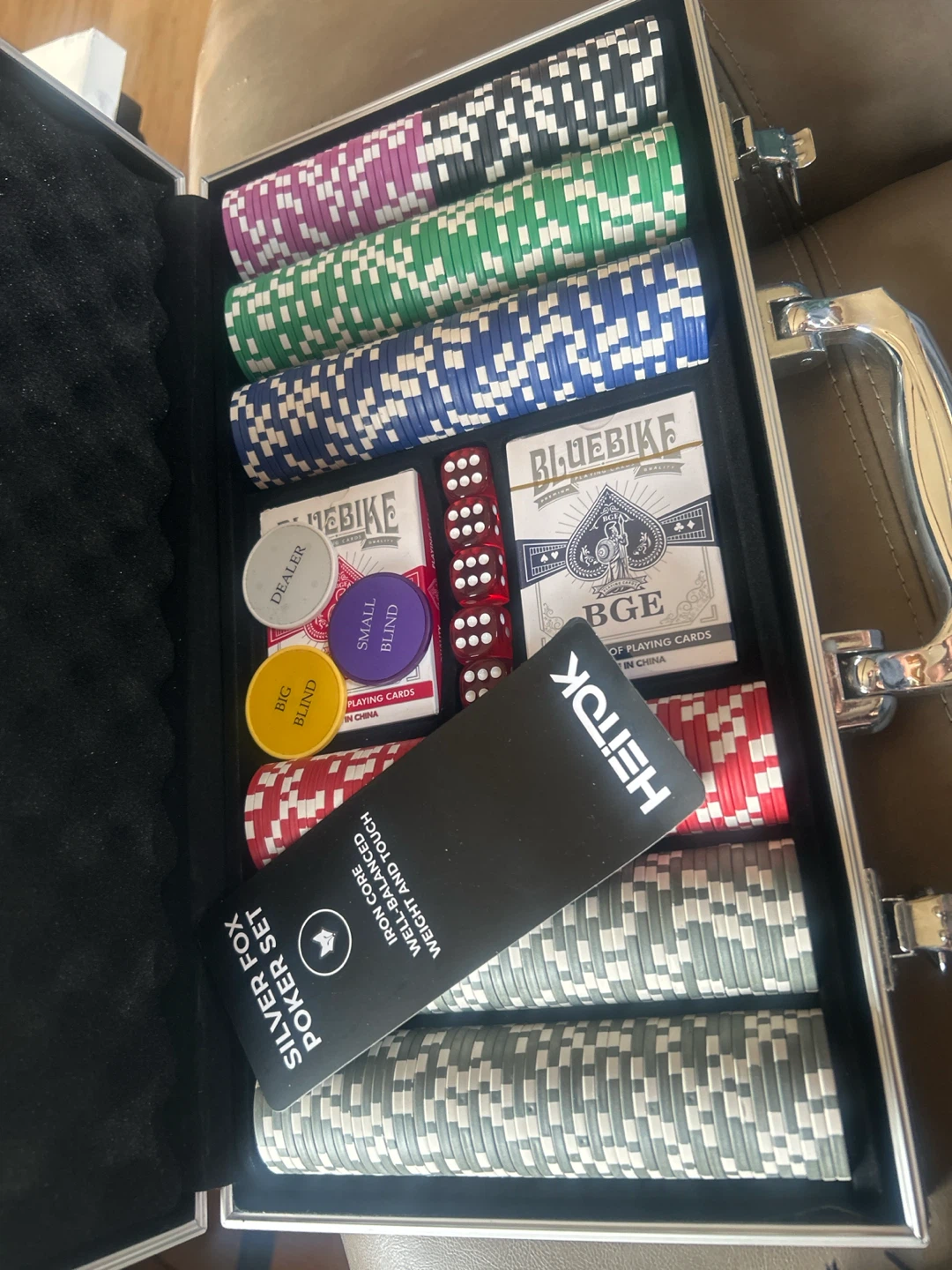 Silver fox poker set 300 chips
