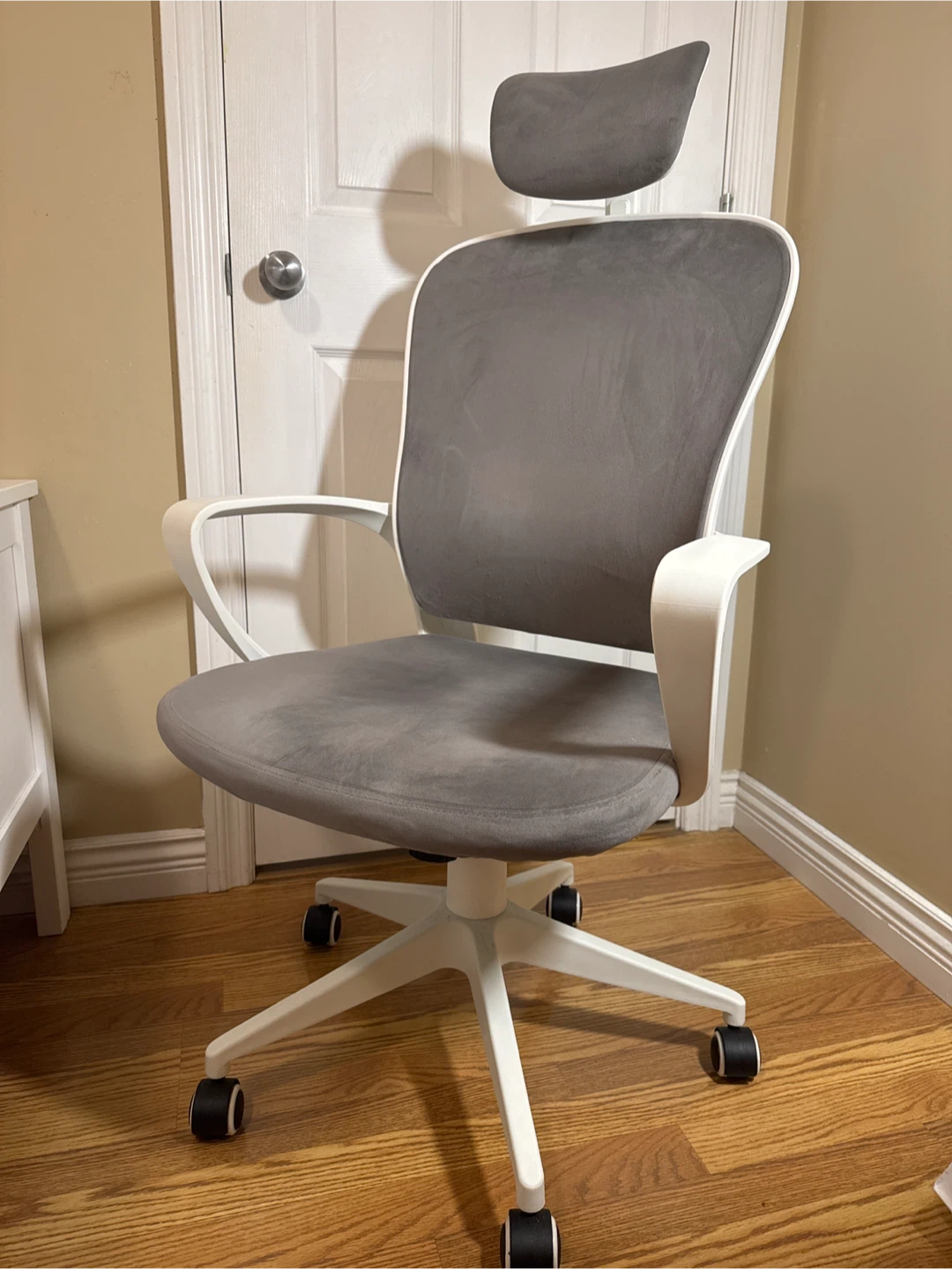 Free delivery!! Grey Office Chair with Headrest