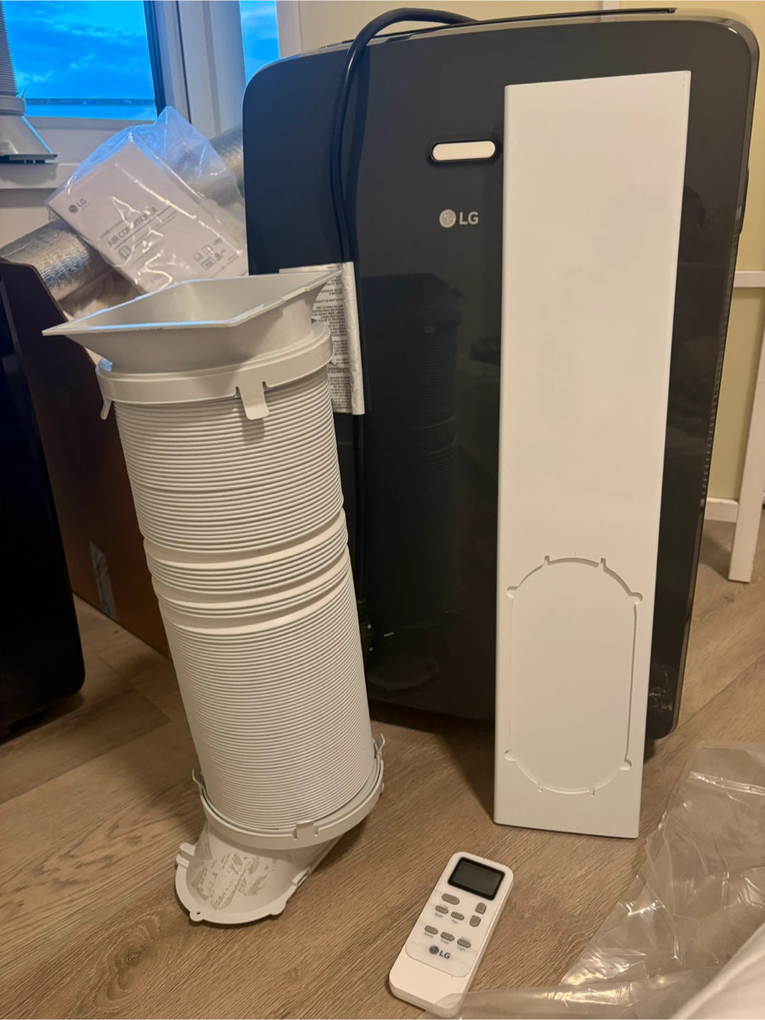 LG LP0821GSS Portable Air Conditioner - photo 3