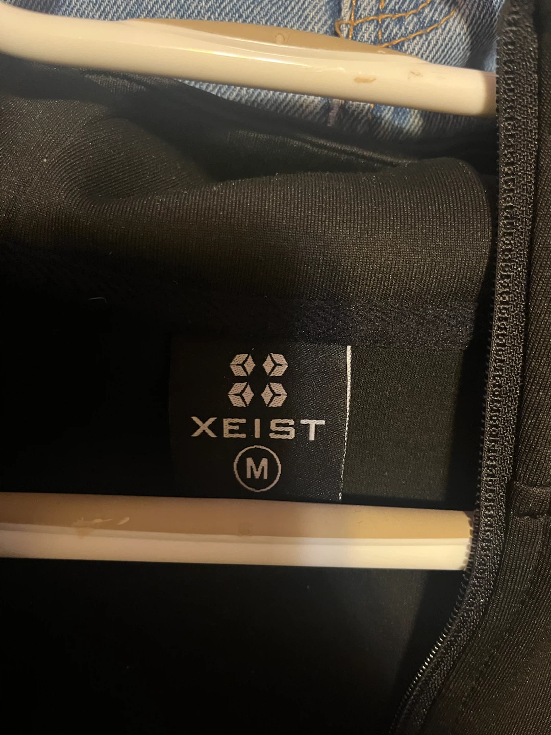 XEIST Black Zip-Up Hoodie with 604 Volleyball Graphic - photo 3