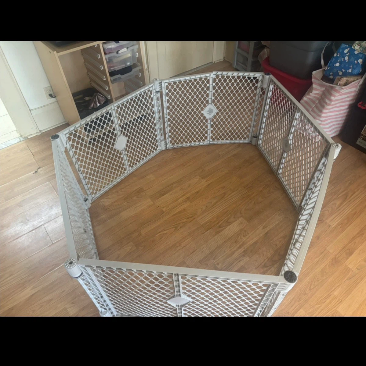 White Plastic Pet Playpen / Baby Gate