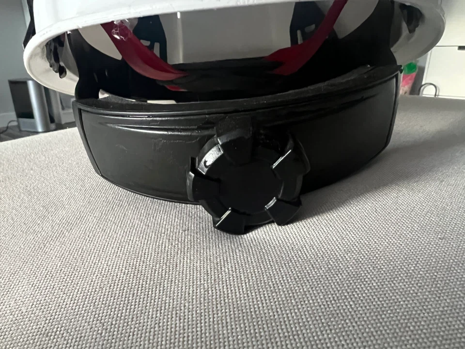 Milwaukee hard hat with headlamp holder - photo 2